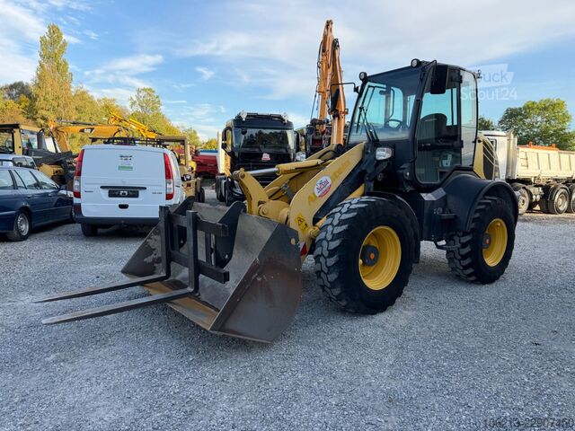 Chargeuse sur pneus KOMATSU WA 100 M-8E0 **Top Zustand **