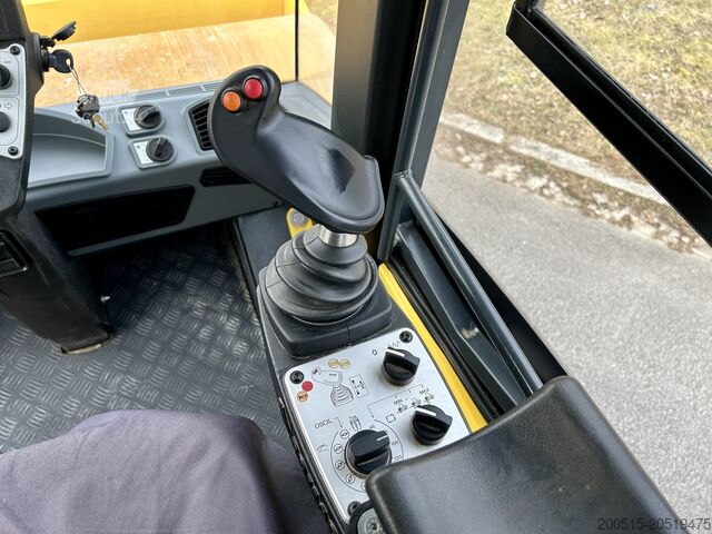 Jednobubnový kompaktor BOMAG BW 177 BVC-5