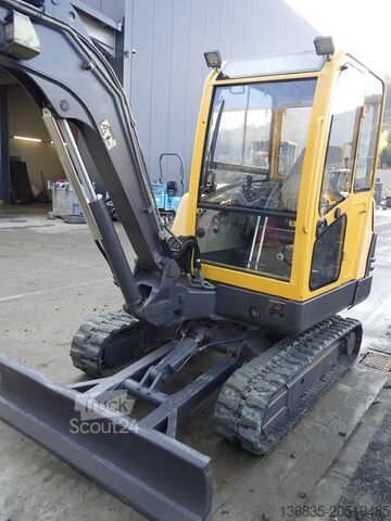 Minikoparka Volvo EC 35