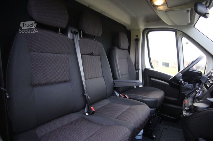 Přeprava koní Opel Movano AKX S3 paardenwagen hengsten uitvoering ...