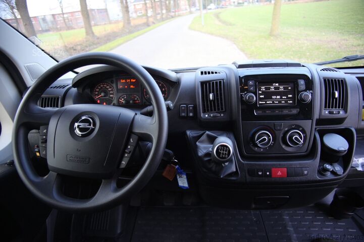 Přeprava koní Opel Movano AKX S3 paardenwagen hengsten uitvoering ...