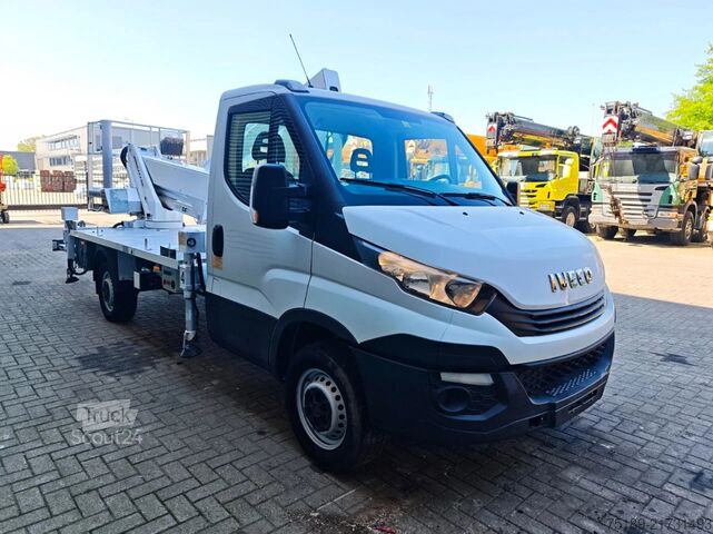 Piattaforma di sollevamento Iveco Daily 35-120 Multitel MX 250