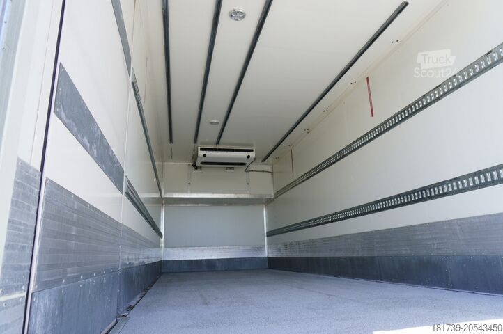 Ciężarówka chłodnia Mercedes-Benz Actros 2542 / GIGA cabin / Thermoking