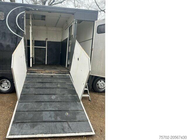 Camion pentru transport bovine Volvo FL 408 3-4 Pferdetransporter