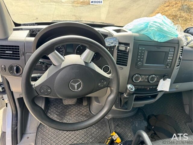 Kombi s vysokou střechou Mercedes-Benz Sprinter 8 Pallets.