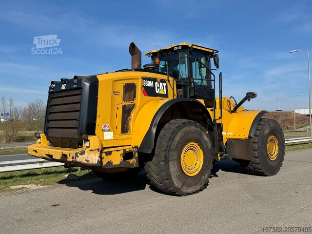 Kerekes rakodó Caterpillar 980M