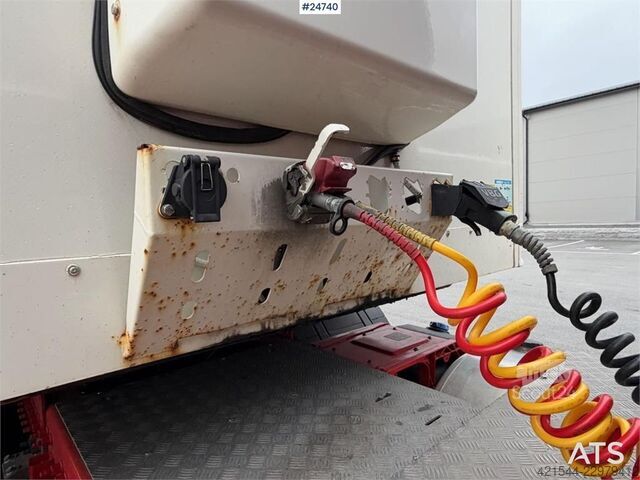  Ekeri Box semi-trailer - full side opening