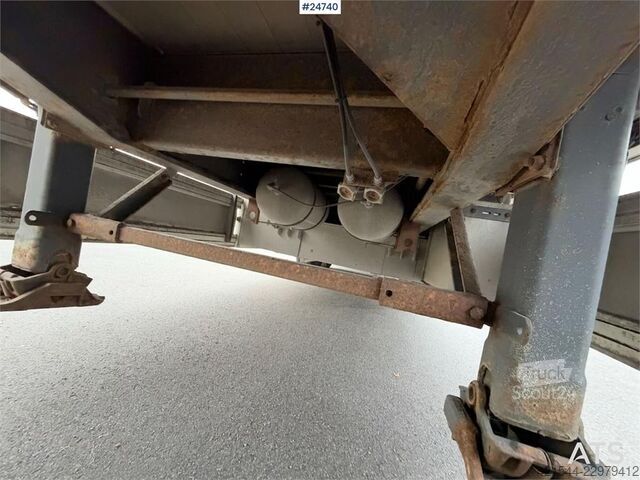  Ekeri Box semi-trailer - full side opening