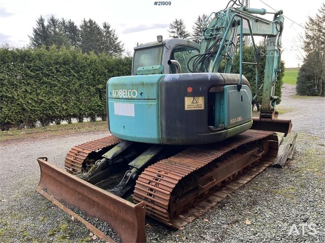 Pásové rýpadlo Kobelco sk135SRLC w/ sanding bucket and digging bucket