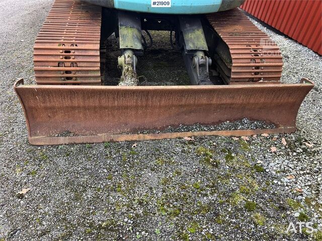 Crawler excavator Kobelco sk135SRLC w/ sanding bucket and digging bucket