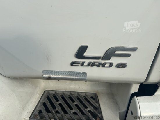 Samochód ciężarowy z plandeką typu platforma DAF LF 260 16 TONNER PLANE MIT LBW, AUTOMATIK, E6