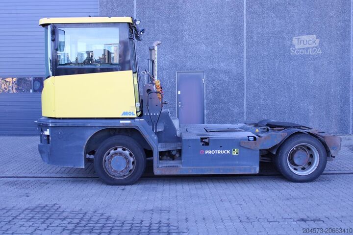 Терминальный трактор MOL RM255 4X4