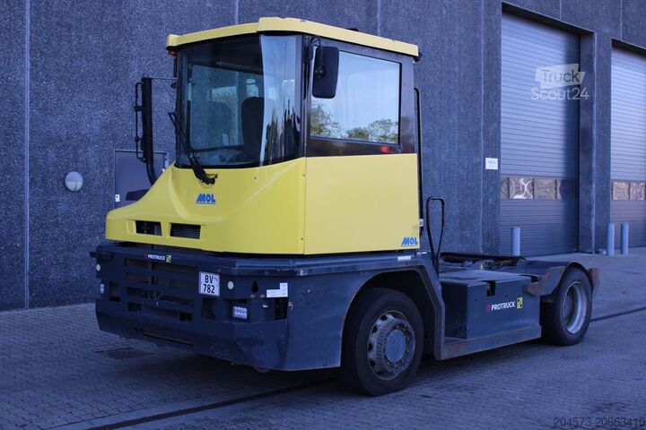 Терминальный трактор MOL RM255 4X4