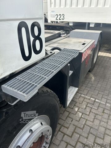 Ciągnik holowniczy CVS Ferrari TT2516