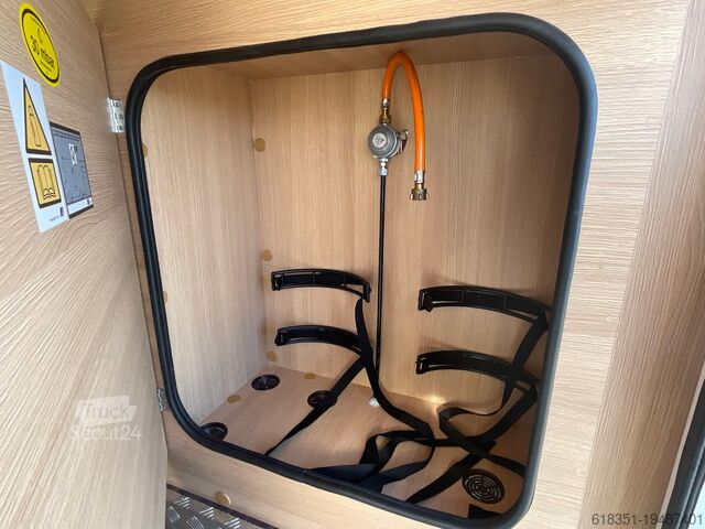 Half-integraal camper FORSTER T 699 EB Dachklima, Fahrradträger, Hubbett