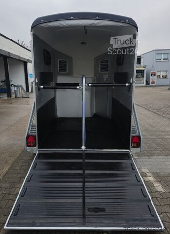 Vans pour chevaux Böckmann Portax Esprit Western Paket NEUWERTIG