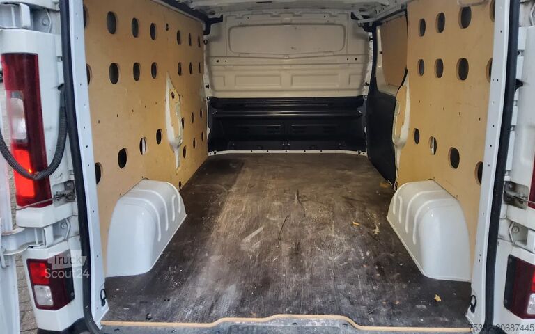 Box van Renault Trafic 150.30 L2H1 WIT - BV3 ALARM - EURO 6 - V...