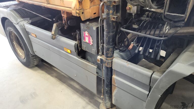 Dreiseitenkipper LKW Mercedes-Benz 1318 AK Kipper Kran 4X4 deutsches Fahrze