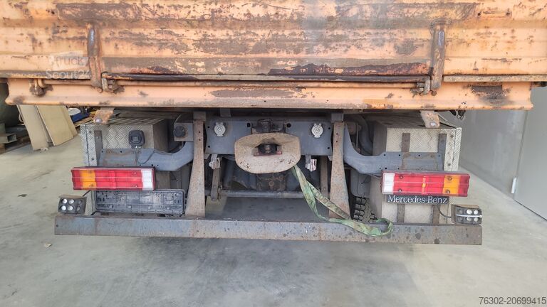 Dreiseitenkipper LKW Mercedes-Benz 1318 AK Kipper Kran 4X4 deutsches Fahrze