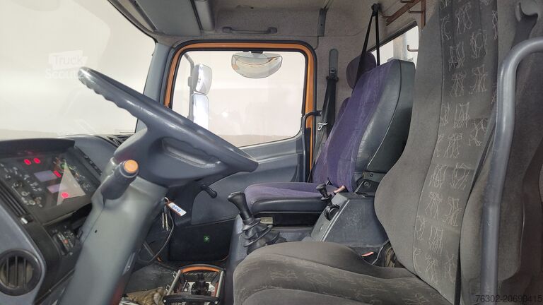 Dreiseitenkipper LKW Mercedes-Benz 1318 AK Kipper Kran 4X4 deutsches Fahrze