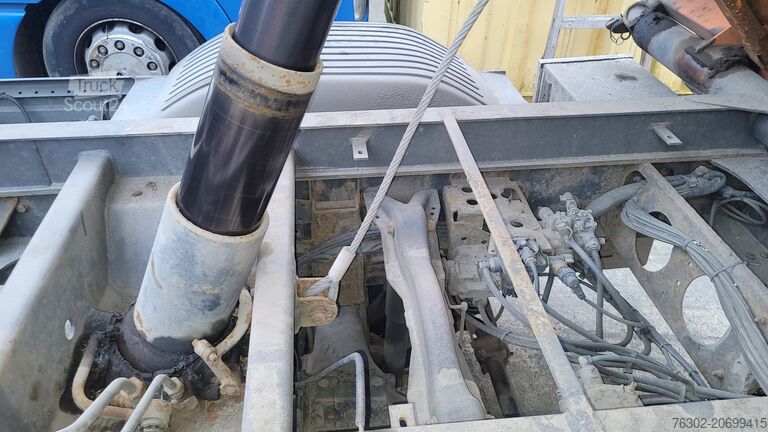 Dreiseitenkipper LKW Mercedes-Benz 1318 AK Kipper Kran 4X4 deutsches Fahrze