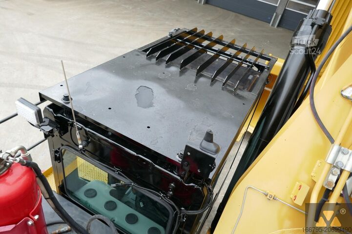 Crawler excavator Caterpillar 390F LME