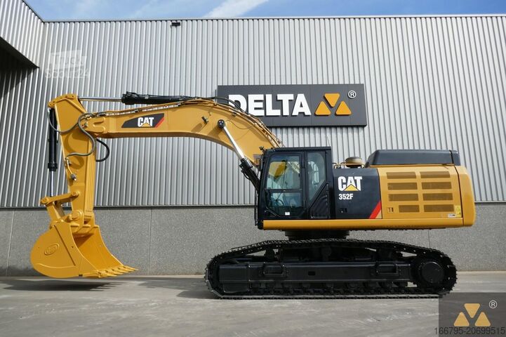 Crawler excavator Caterpillar 352F
