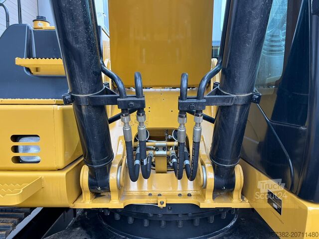 гусеничний екскаватор Caterpillar 323D3