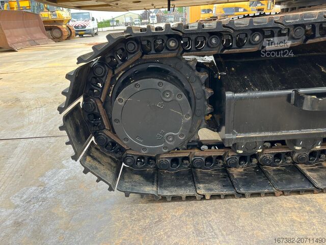 гусеничний екскаватор Caterpillar 323D3