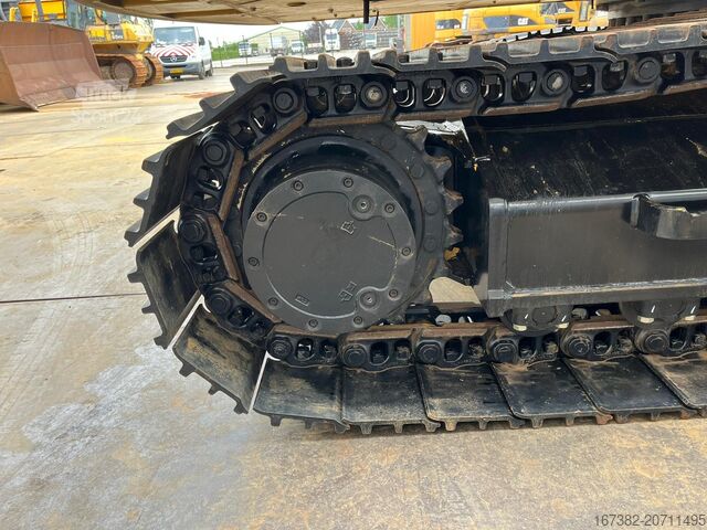 гусеничний екскаватор Caterpillar 323D3