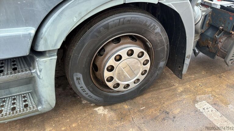 Kabinli şasi Iveco Stralis 430 (6X2 / AIRCO)