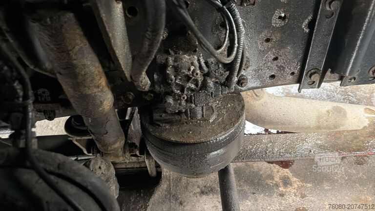 Kabinli şasi Iveco Stralis 430 (6X2 / AIRCO)