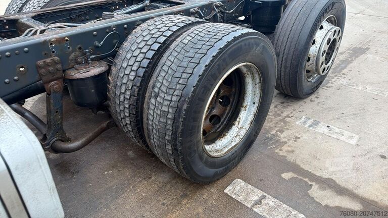 Kabinli şasi Iveco Stralis 430 (6X2 / AIRCO)