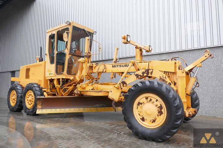 Greideris Mitsubishi MG300