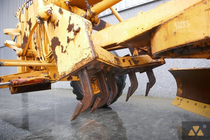 Greideris Mitsubishi MG300