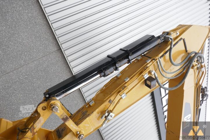 Excavadora sobre orugas Caterpillar 325F LCR