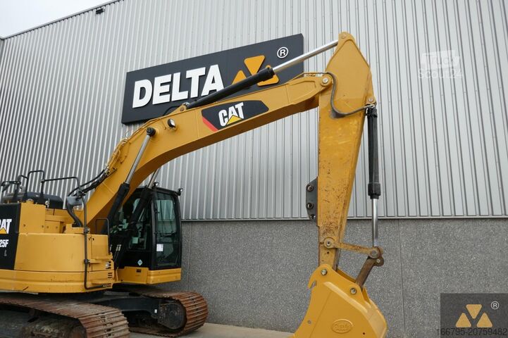 Excavadora sobre orugas Caterpillar 325F LCR