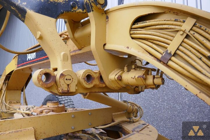 Niveladora Caterpillar 140H