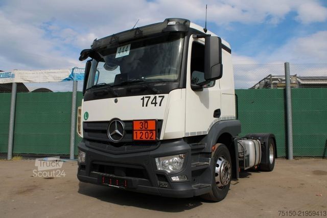 Veszélyes anyagokat szállító teherautó MERCEDES-BENZ 1840 4x2 BL - Nr.: 444