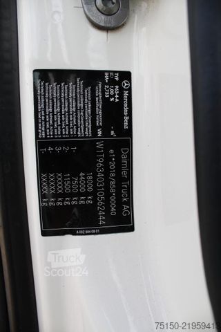 Veszélyes anyagokat szállító teherautó MERCEDES-BENZ 1840 4x2 BL - Nr.: 444
