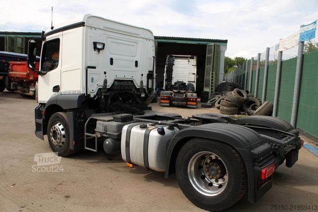 Veszélyes anyagokat szállító teherautó MERCEDES-BENZ 1840 4x2 BL - Nr.: 444