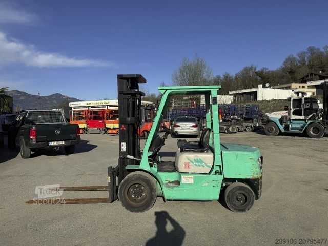 Priekinis krautuvas MITSUBISHI FD 35 Triplex Freihub Mast