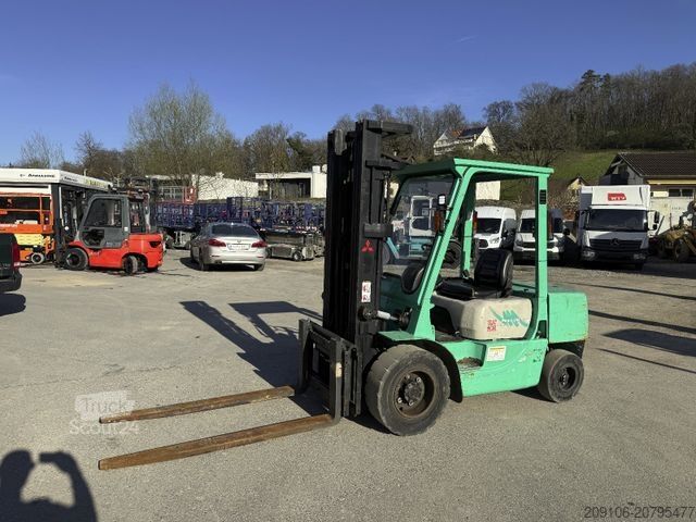 Priekinis krautuvas MITSUBISHI FD 35 Triplex Freihub Mast