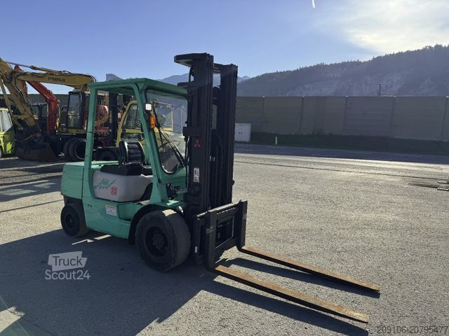 Priekinis krautuvas MITSUBISHI FD 35 Triplex Freihub Mast