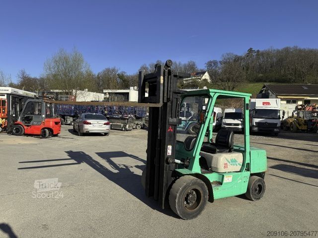 Priekinis krautuvas MITSUBISHI FD 35 Triplex Freihub Mast