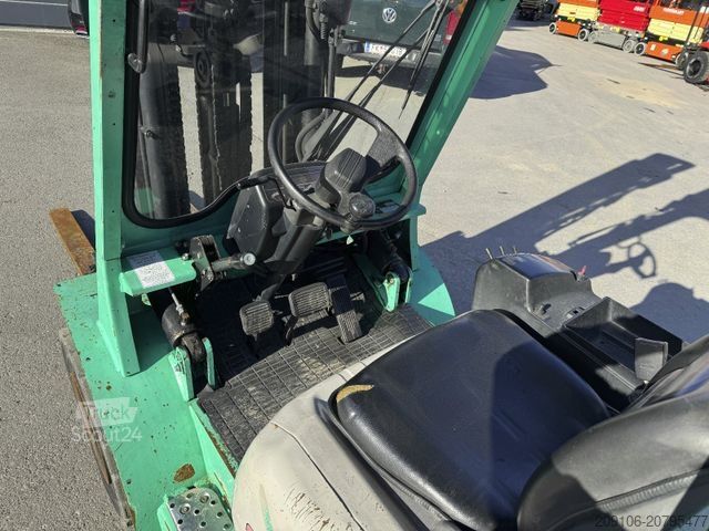 Priekinis krautuvas MITSUBISHI FD 35 Triplex Freihub Mast