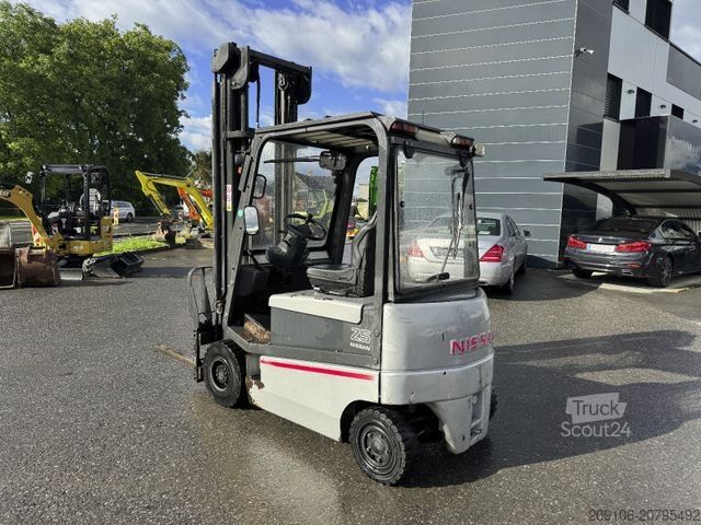 Priekinis krautuvas NISSAN Q02L25CU Zinken Seitenschieber