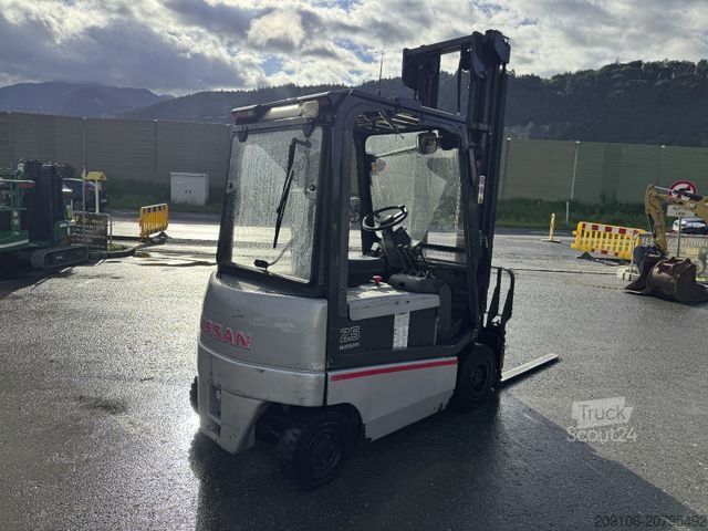 Priekinis krautuvas NISSAN Q02L25CU Zinken Seitenschieber