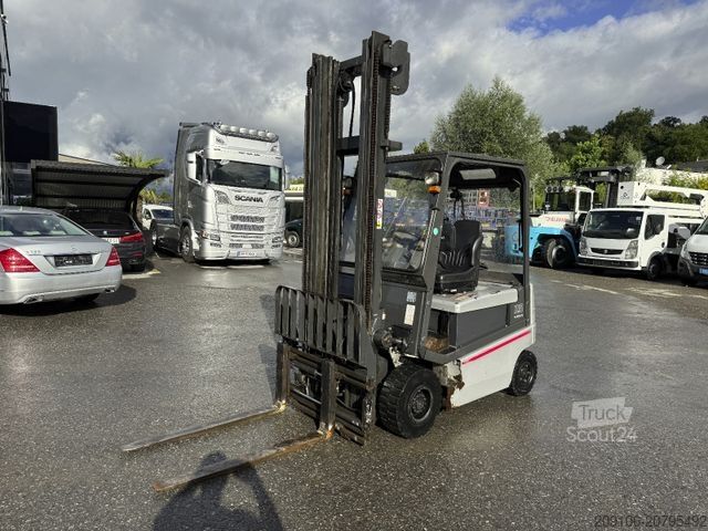 Priekinis krautuvas NISSAN Q02L25CU Zinken Seitenschieber