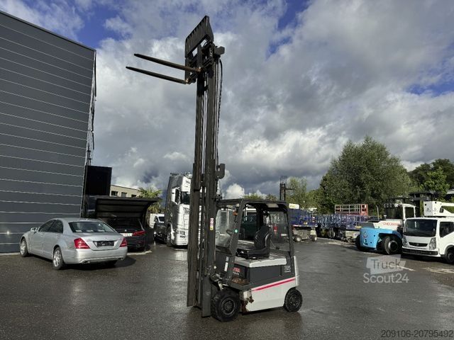 Priekinis krautuvas NISSAN Q02L25CU Zinken Seitenschieber